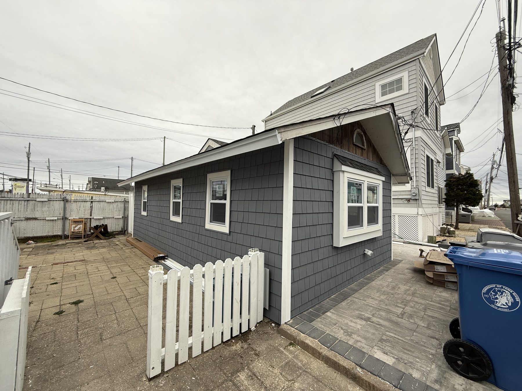Siding by Remodeling Network