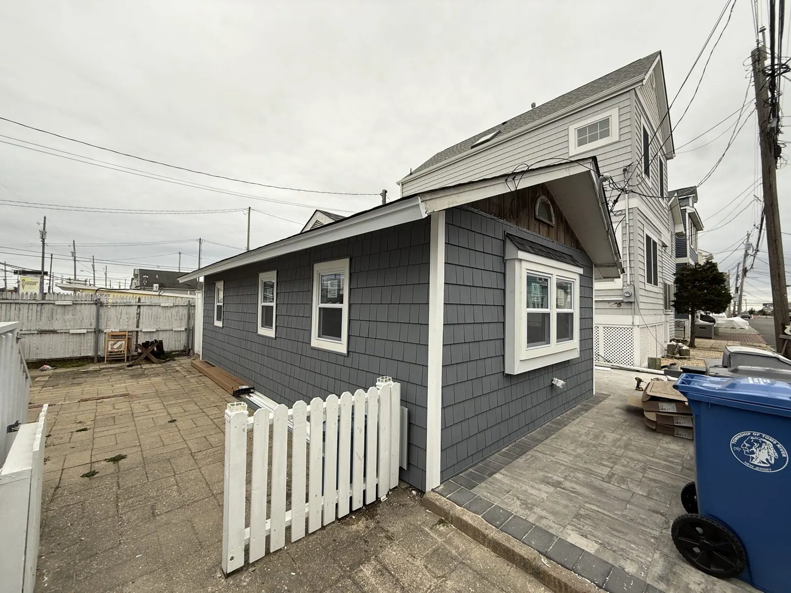Siding by Remodeling Network